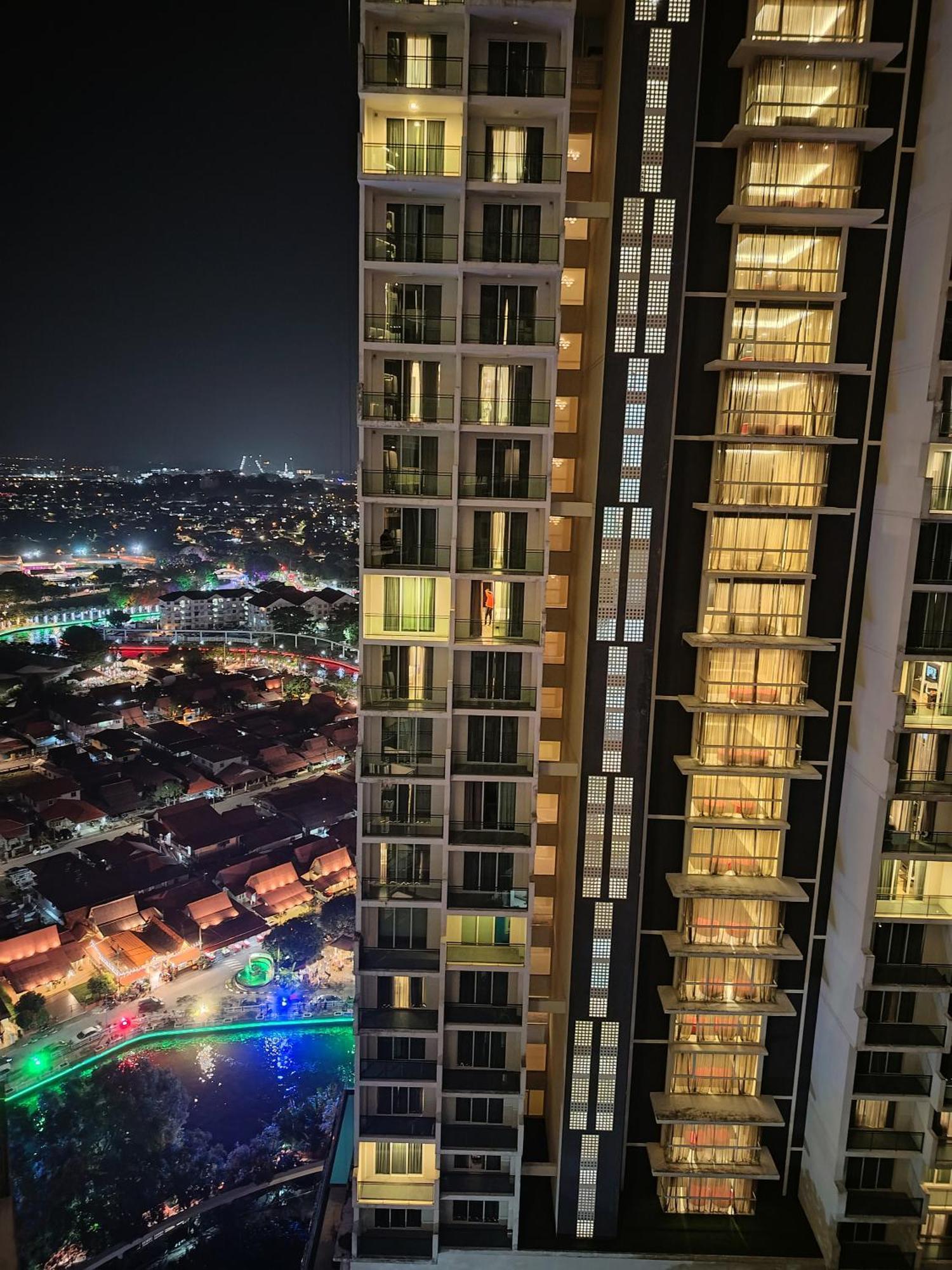 The Shore Residence Melaka Exteriör bild